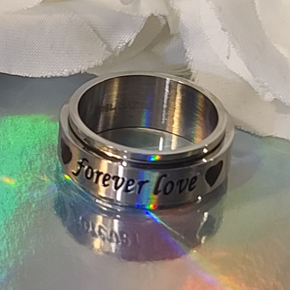 NWT Forever Love Engraved Spinner Ring - Picture 4 of 11